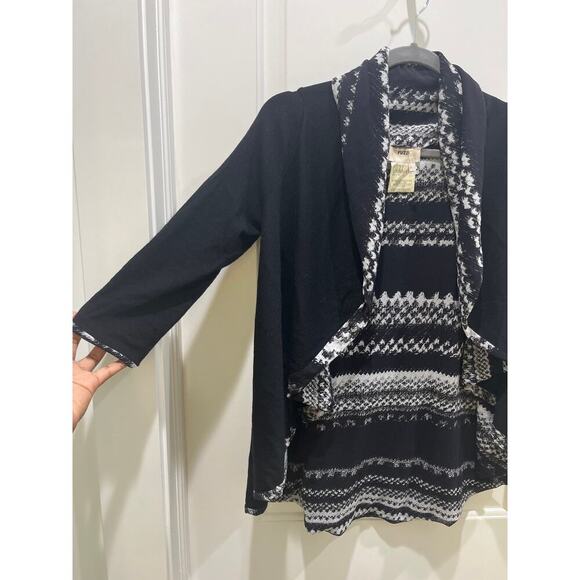 Fuzzi Reversible Black & White Caplet Jacket Sz XS - Picture 2 of 5
